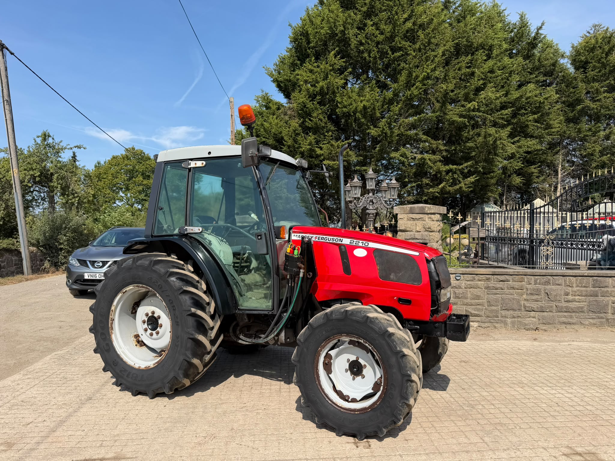 Massey Ferguson tractor for sale in Pilsley, Chesterfield — photo 5