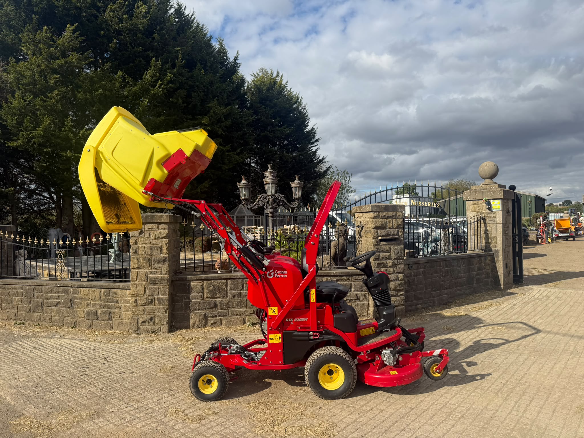 2022 mower for sale in Pilsley, Chesterfield — photo 12