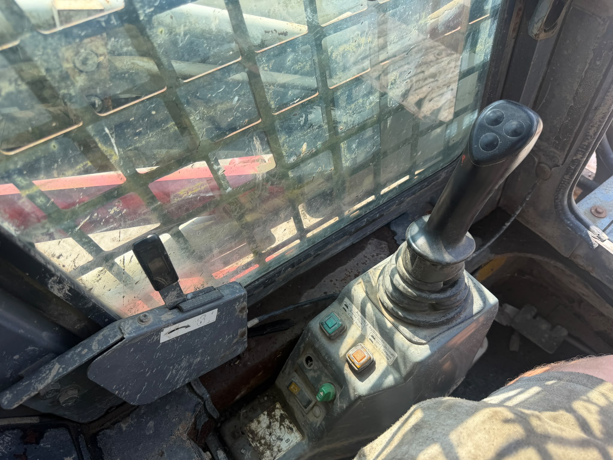Takeuchi loader for sale in Pilsley, Chesterfield — photo 8