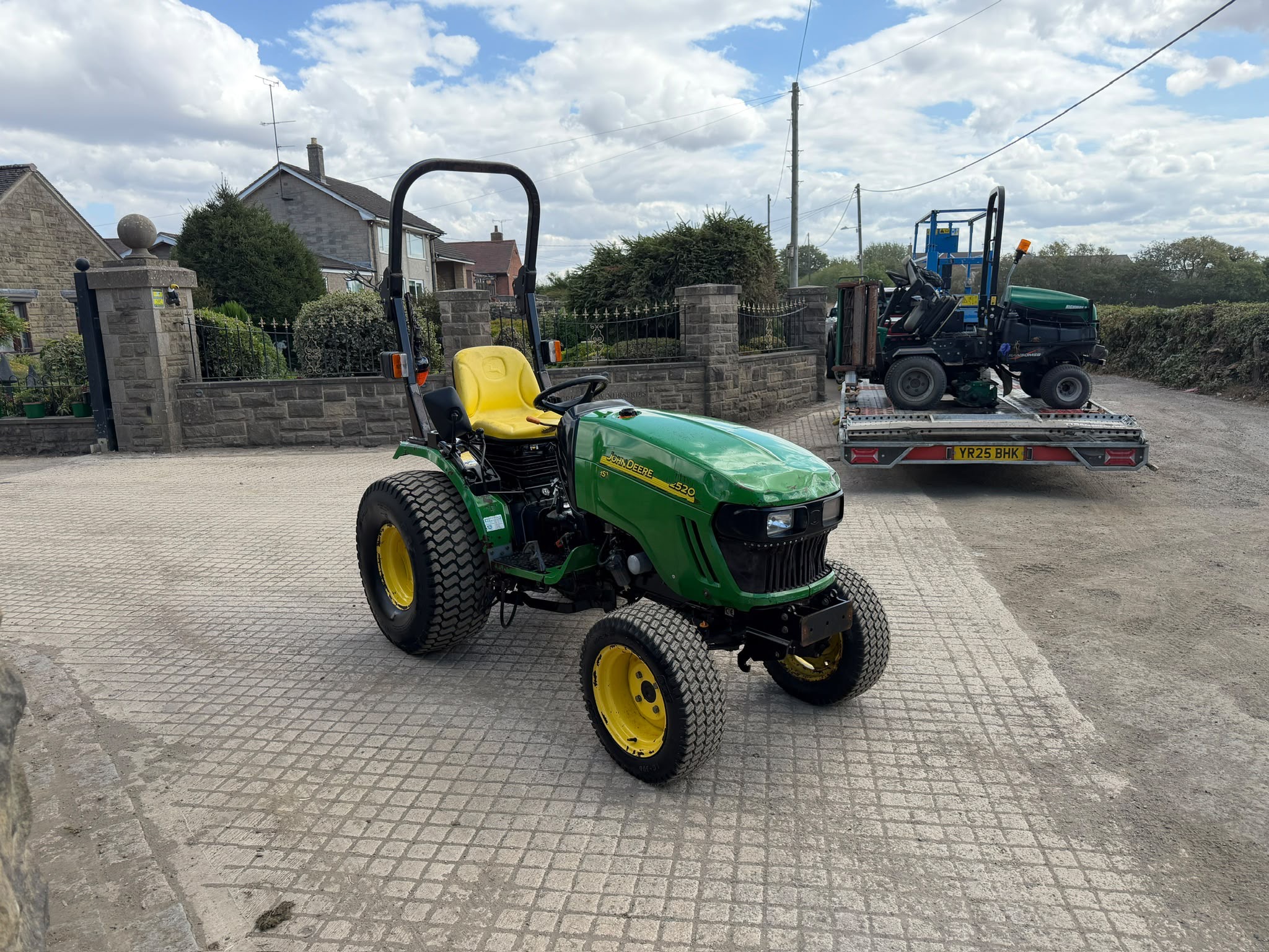 2006/56 JOHN DEERE 2520 25HP 4WD COMPACT TRACTOR