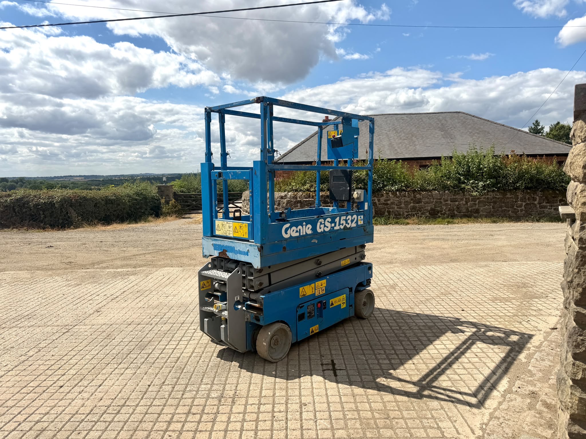 2014 GENIE GS-1532 6.6MTR ELECTRIC SCISSOR LIFT