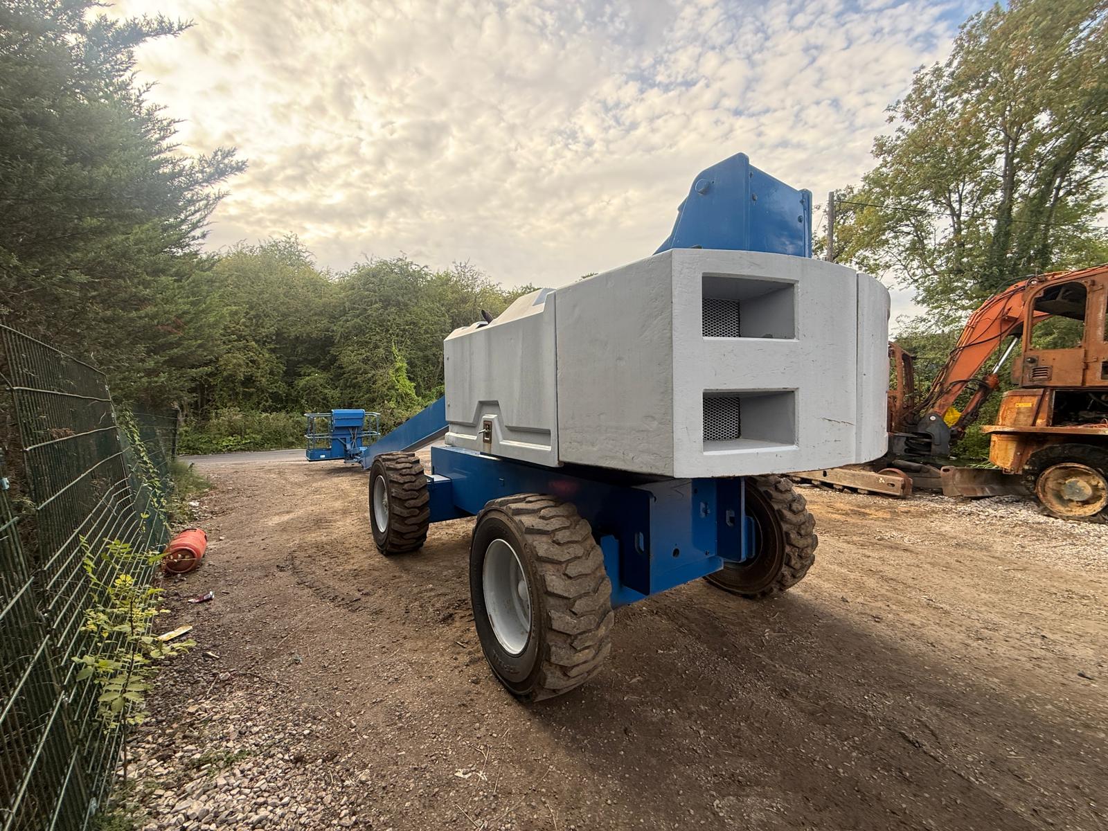 Genie boom lift for sale in Pilsley, Chesterfield — photo 7