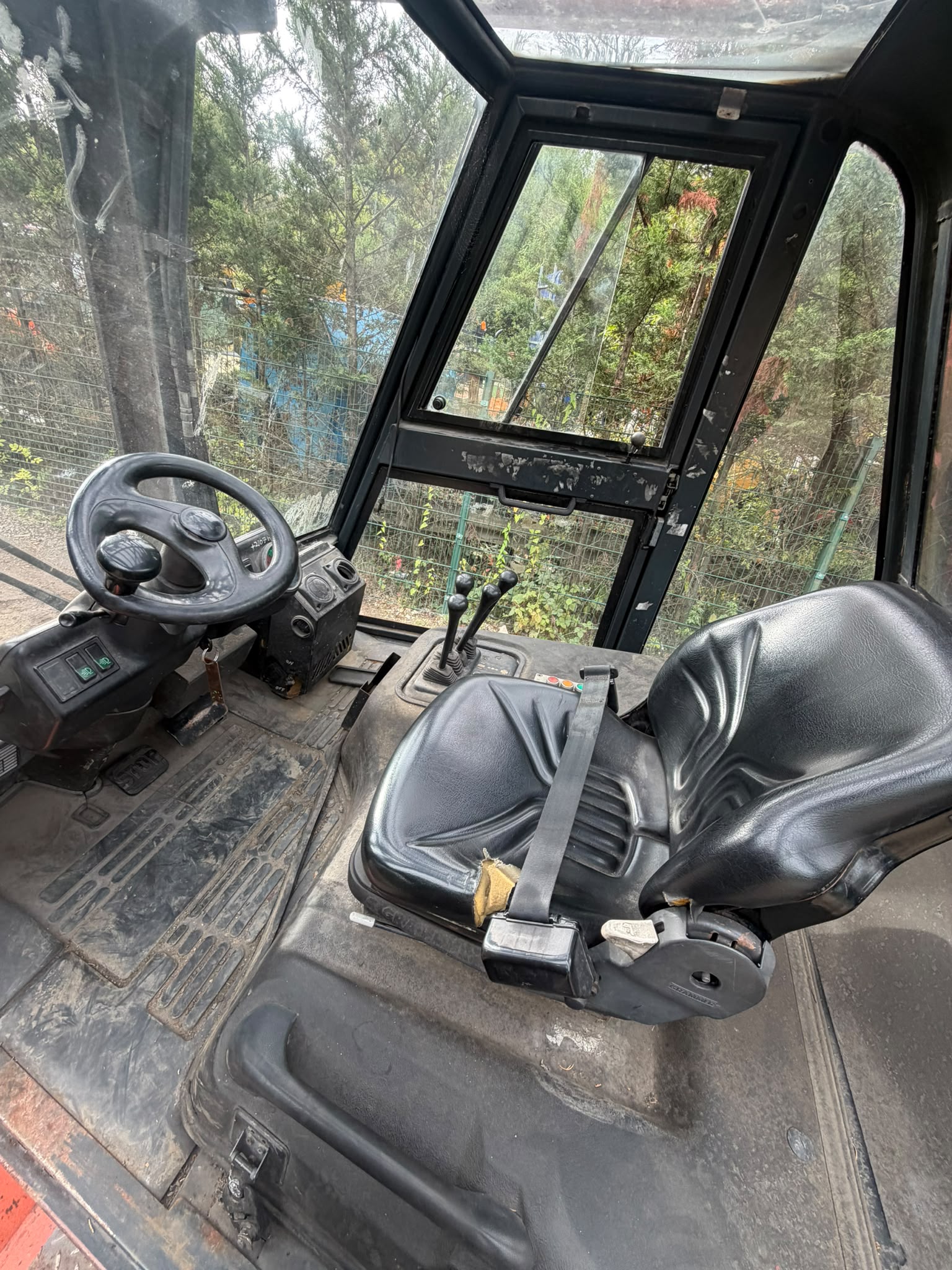 Linde forklift for sale in Pilsley, Chesterfield — photo 2