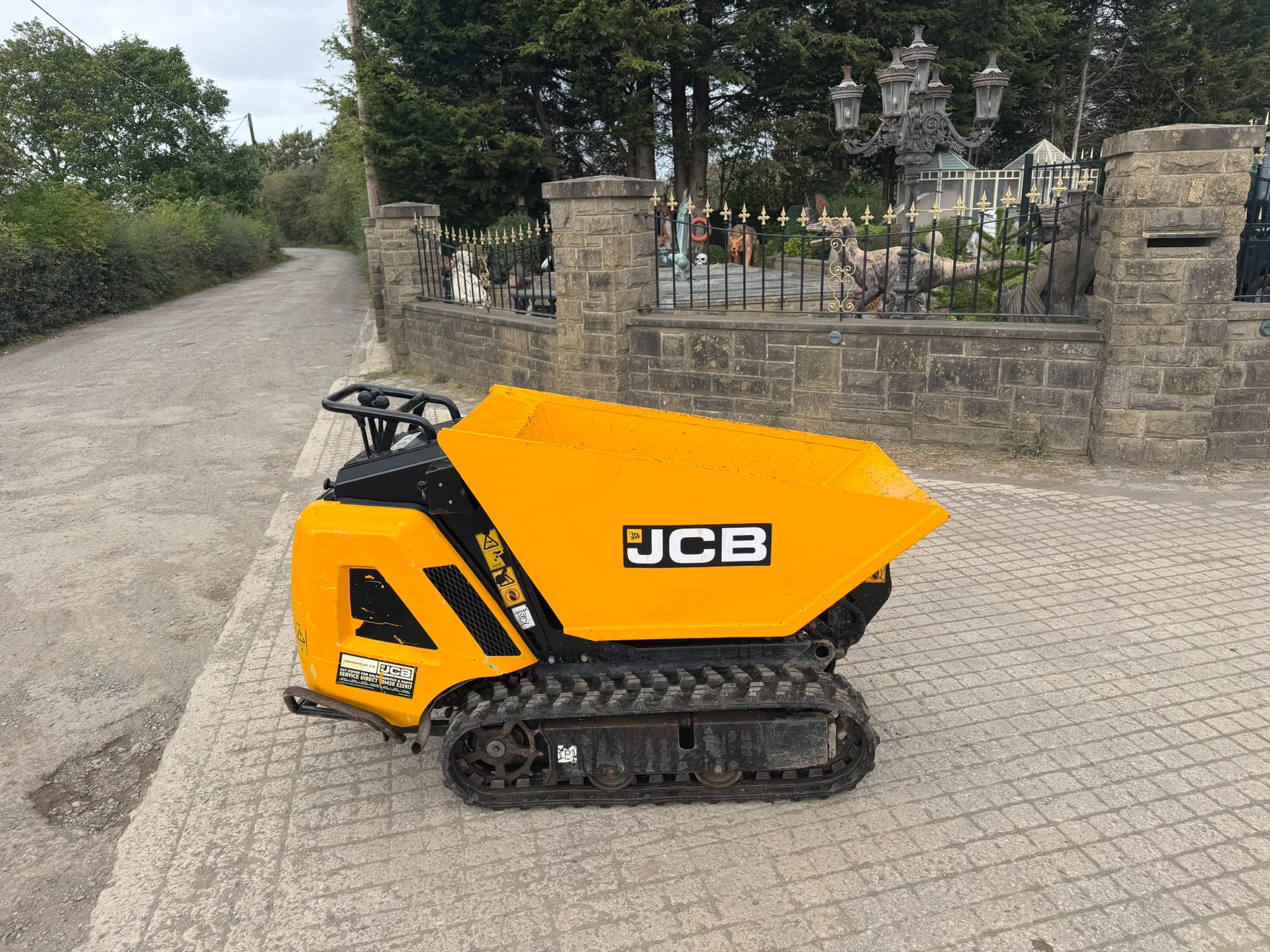 JCB HTD-5 500KG DIESEL TRACKED HIGH TIP DUMPER for sale in Pilsley, Chesterfield