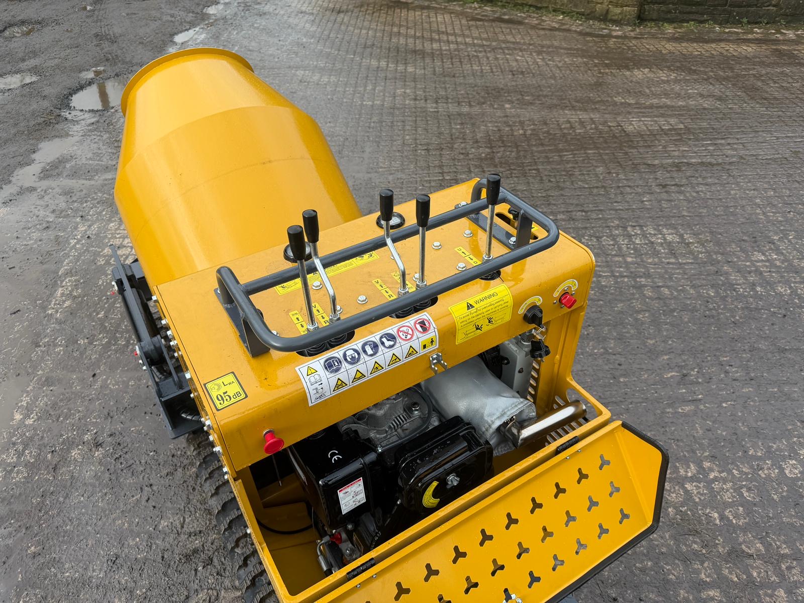 NEW/UNUSED CAPTOK CK-JBC400D DIESEL COMPACT TRACKED SELF LOADING CONCRETE CEMENT MIXER other for sale in Pilsley, Chesterfield — photo 2