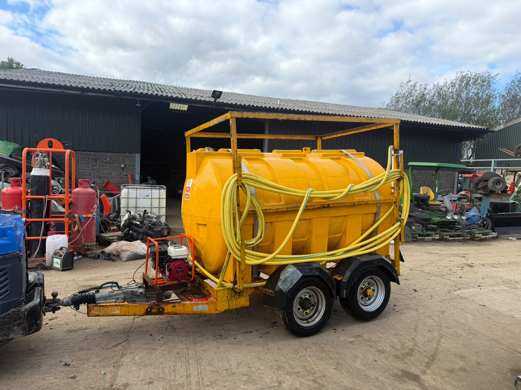 TRAILER ENGINEERING 2000LTR TWIN AXLE WATER BOWSER TRAILER WITH WATER PUMP trailer for sale in Pilsley, Chesterfield — photo 6