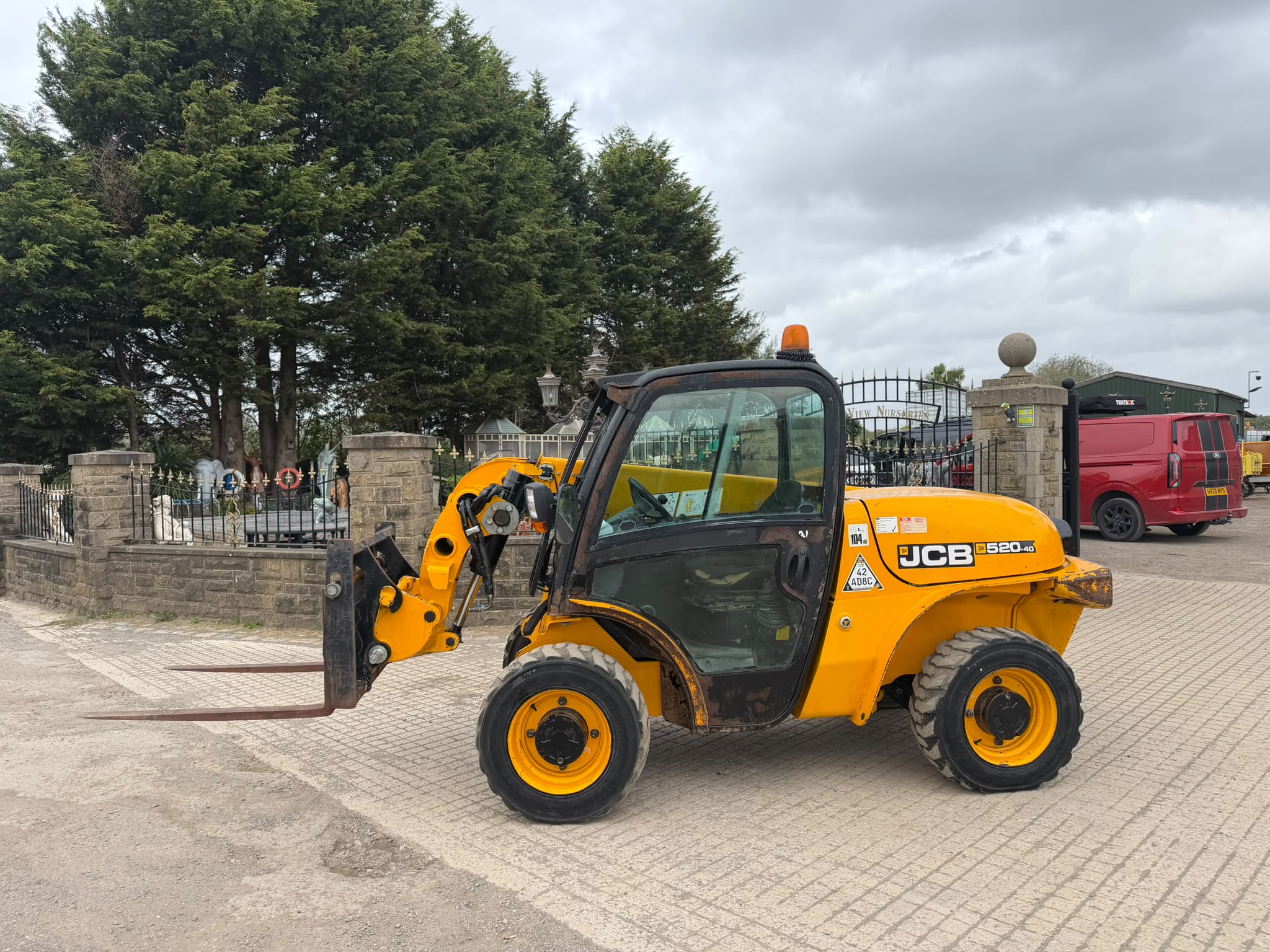 2012 2012 JCB 520-40 2 TON DIESEL TELESCOPIC TELEHANDLER BUCKET AND FORKS for sale in Pilsley, Chesterfield