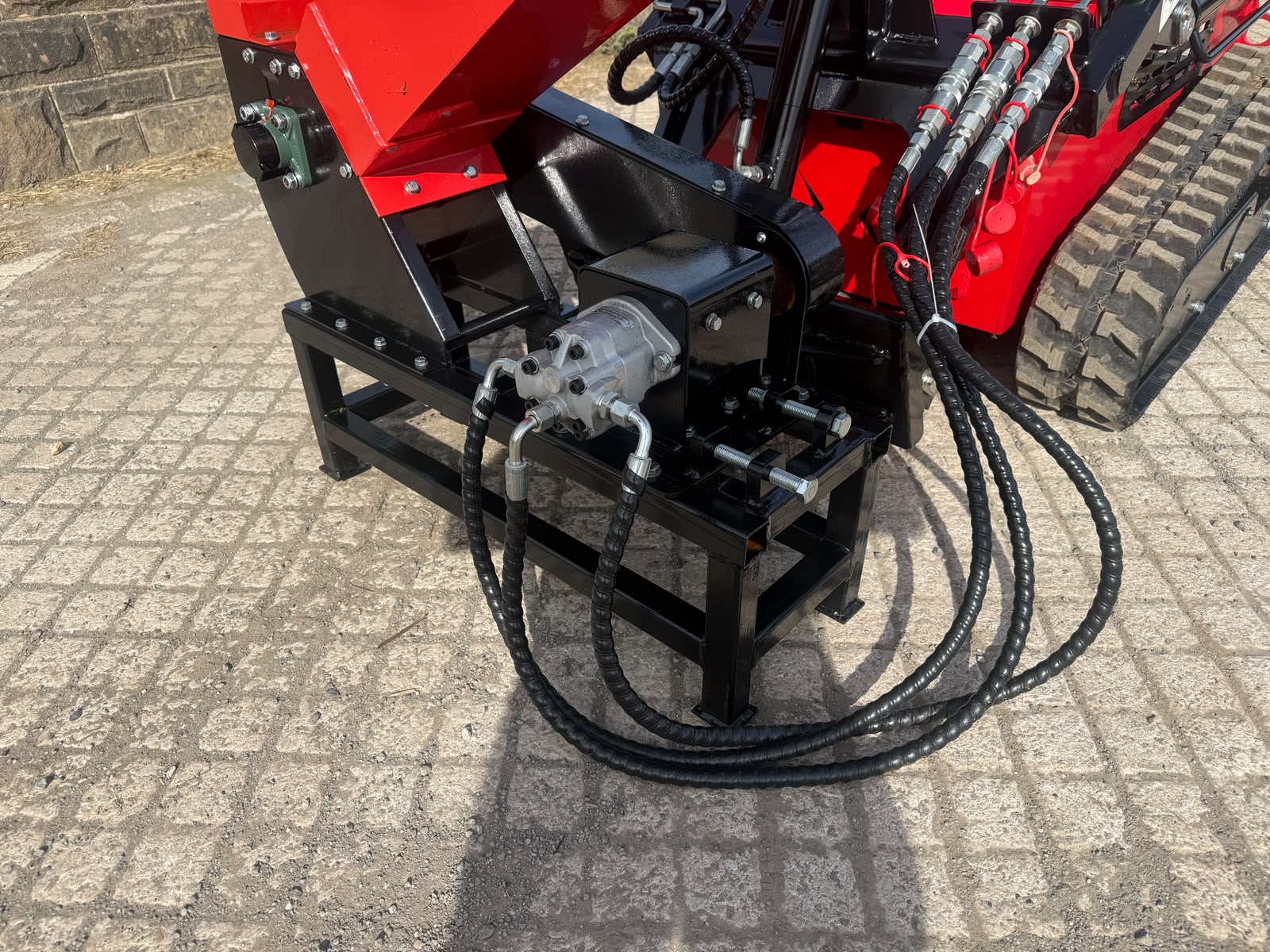 NEW/UNUSED MMS MS360TJ MINI TRACKED SKIDSTEER LOADER WITH WOOD CHIPPER AND BUCKET BUNDLE! loader for sale in Pilsley, Chesterfield — photo 7