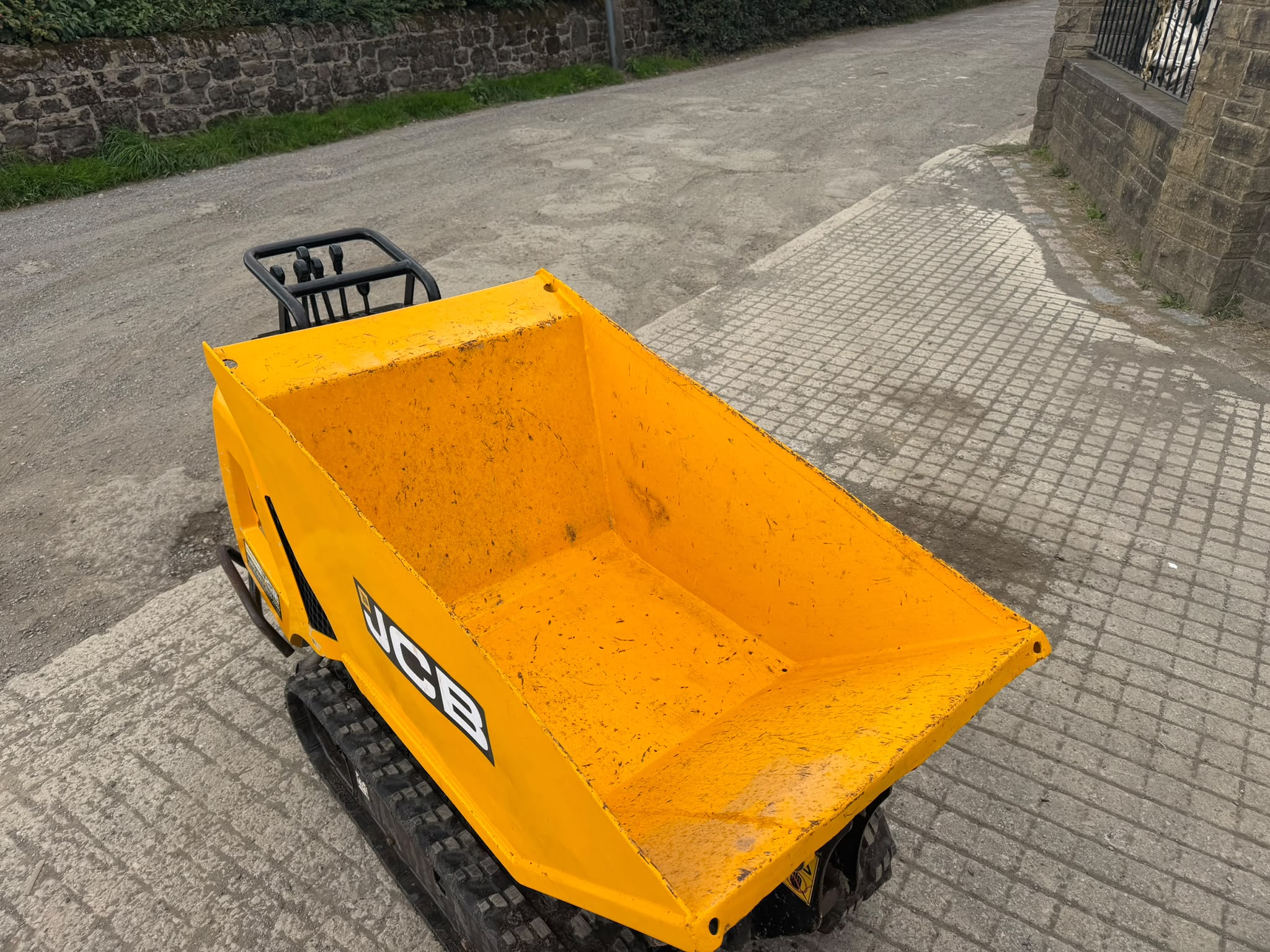 JCB dumper for sale in Pilsley, Chesterfield — photo 3