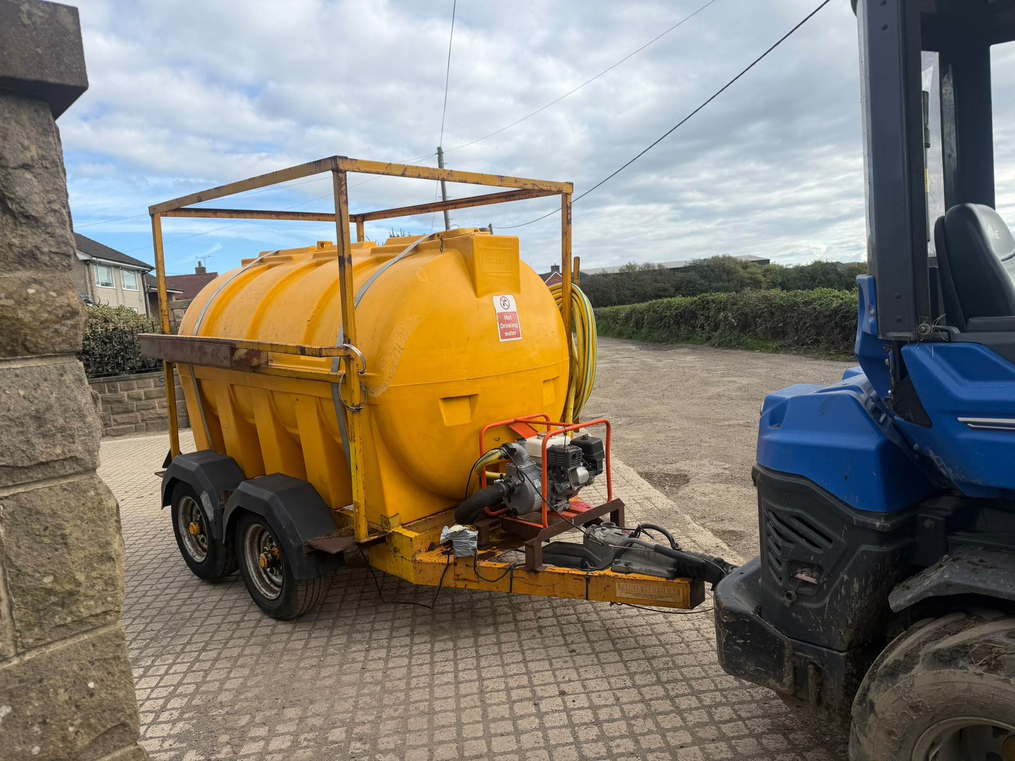 TRAILER ENGINEERING 2000LTR TWIN AXLE WATER BOWSER TRAILER WITH WATER PUMP trailer for sale in Pilsley, Chesterfield — photo 3