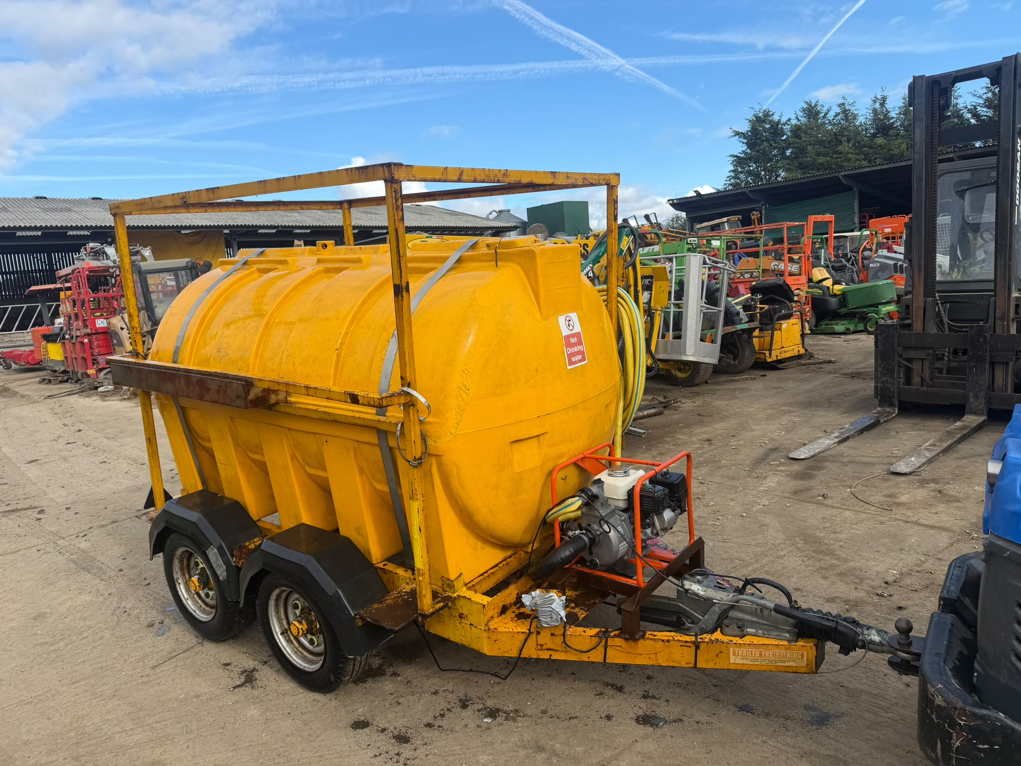 TRAILER ENGINEERING 2000LTR TWIN AXLE WATER BOWSER TRAILER WITH WATER PUMP trailer for sale in Pilsley, Chesterfield — photo 7