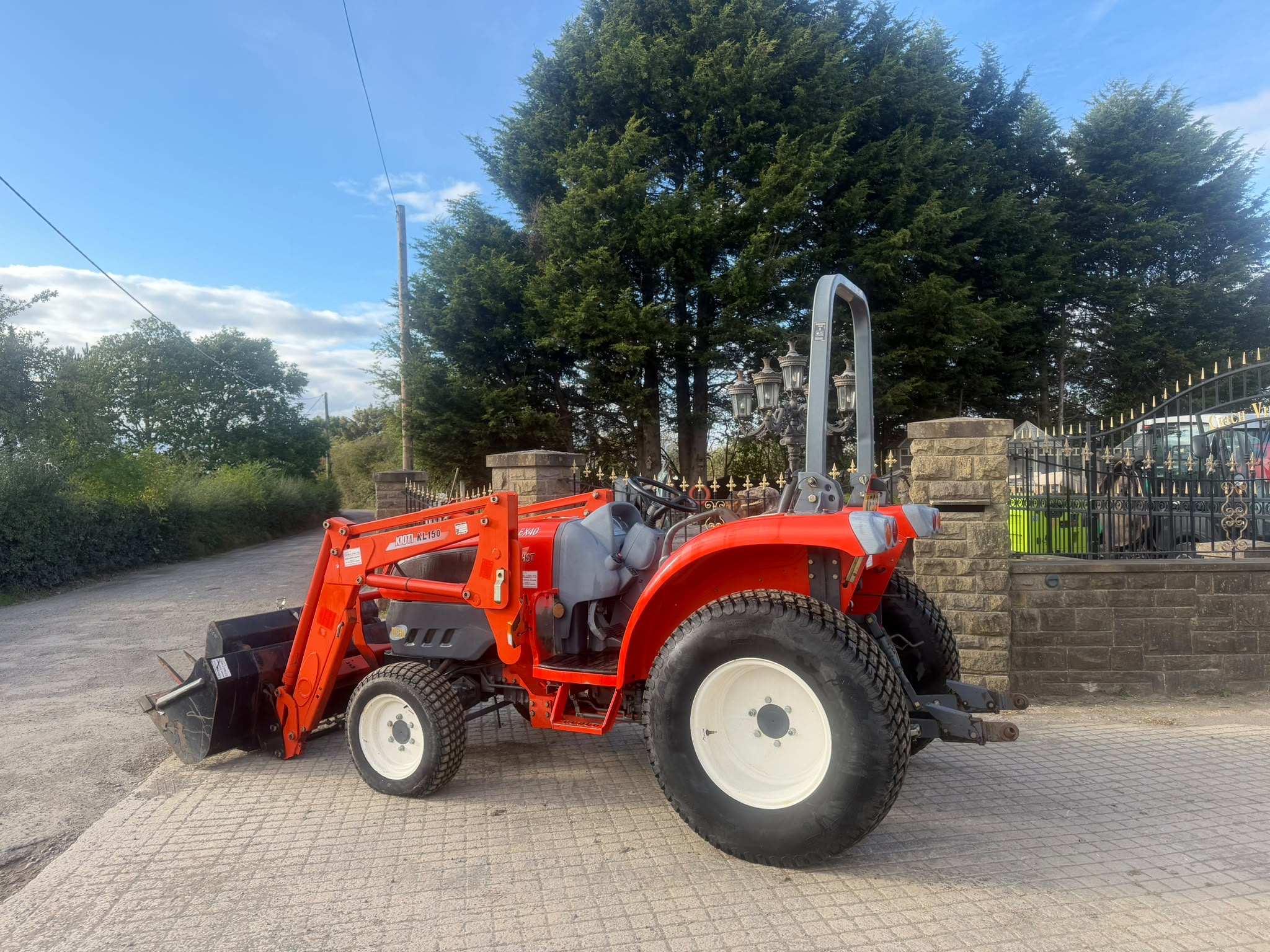 2010 Kioti tractor for sale in Pilsley, Chesterfield — photo 11