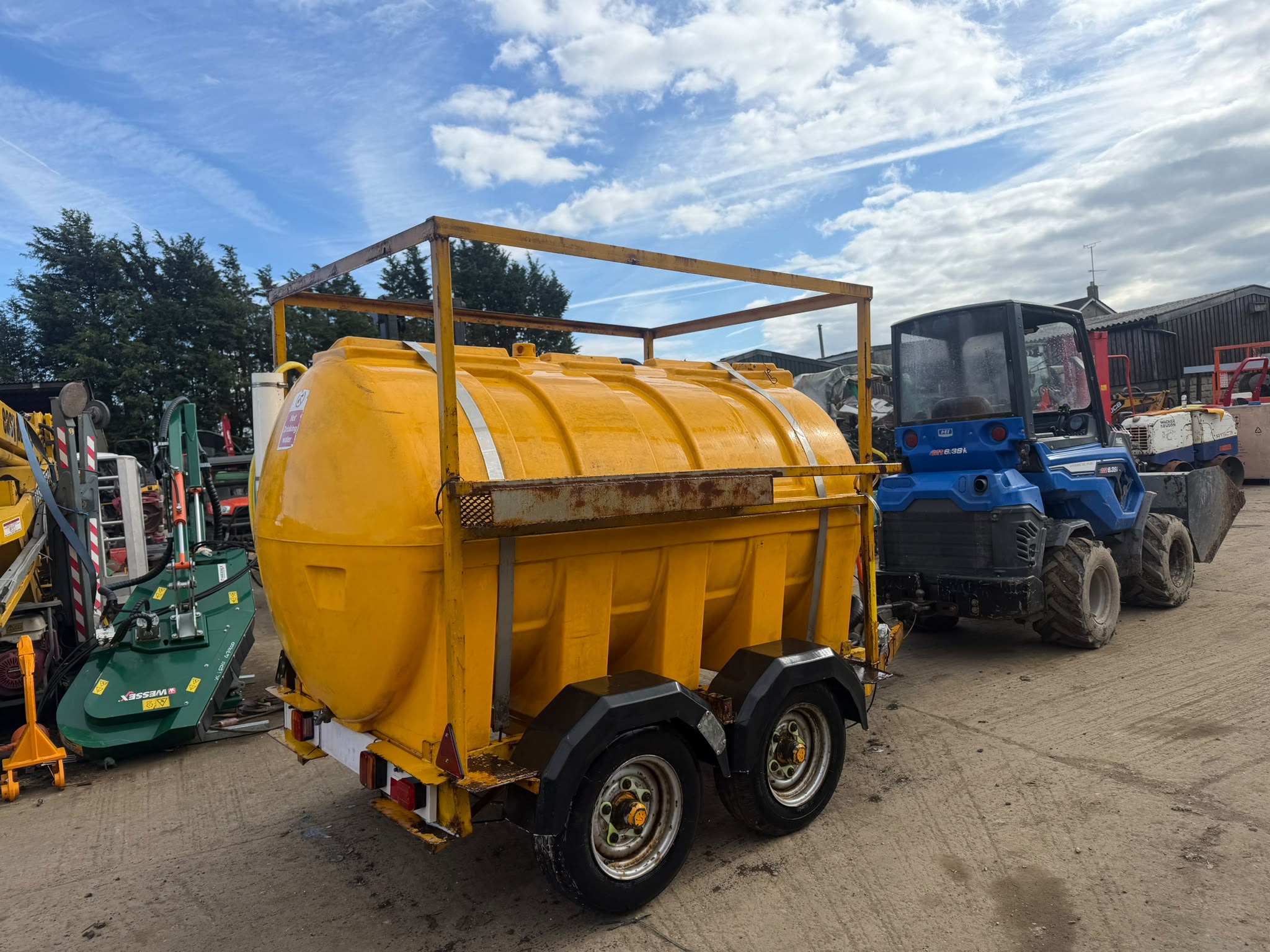 TRAILER ENGINEERING 2000LTR TWIN AXLE WATER BOWSER TRAILER WITH WATER PUMP trailer for sale in Pilsley, Chesterfield — photo 10