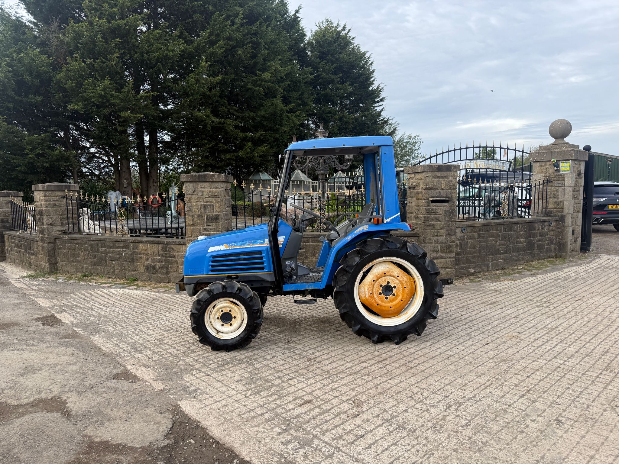 ISEKI TF23F 23HP 4WD COMPACT TRACTOR tractor for sale in Pilsley, Chesterfield — photo 12