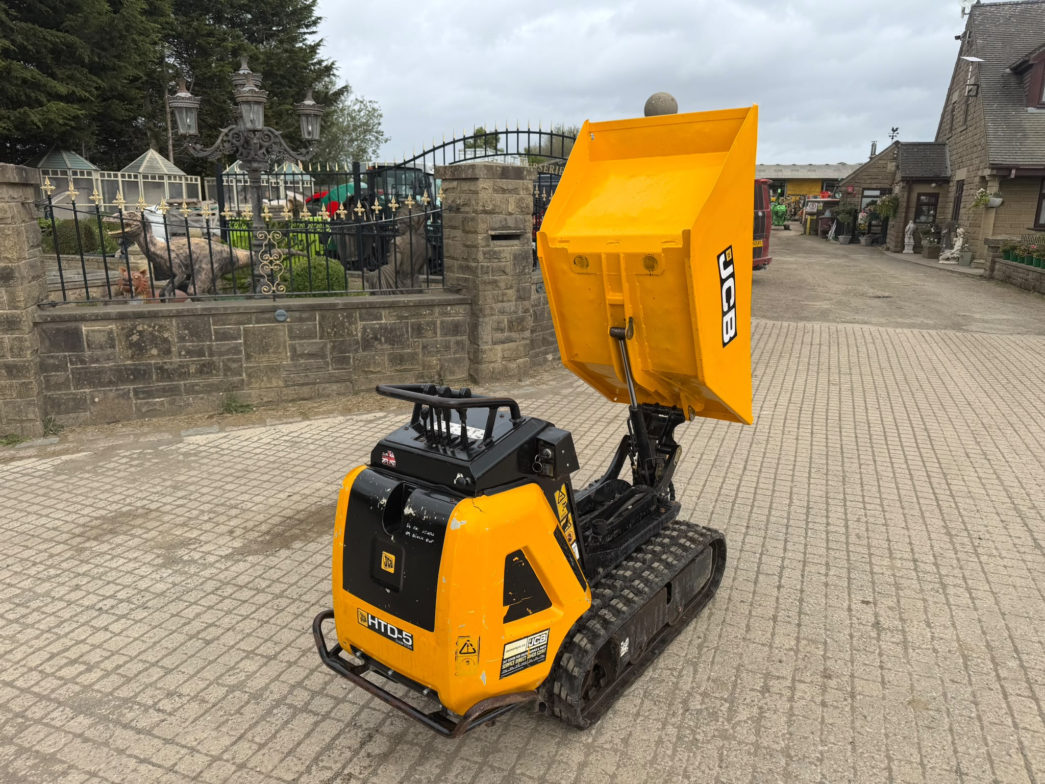 JCB dumper for sale in Pilsley, Chesterfield — photo 6
