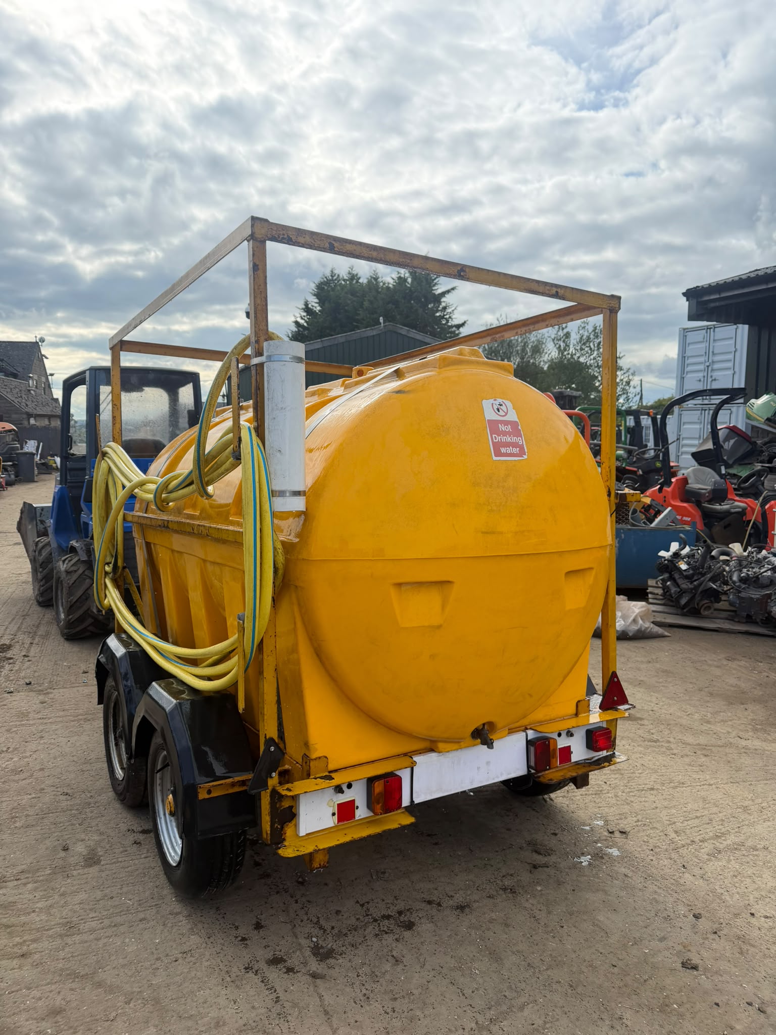 TRAILER ENGINEERING 2000LTR TWIN AXLE WATER BOWSER TRAILER WITH WATER PUMP trailer for sale in Pilsley, Chesterfield — photo 9