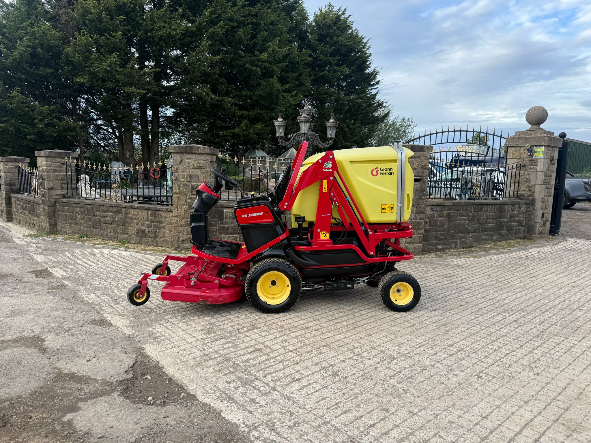 2022 mower for sale in Pilsley, Chesterfield — photo 11