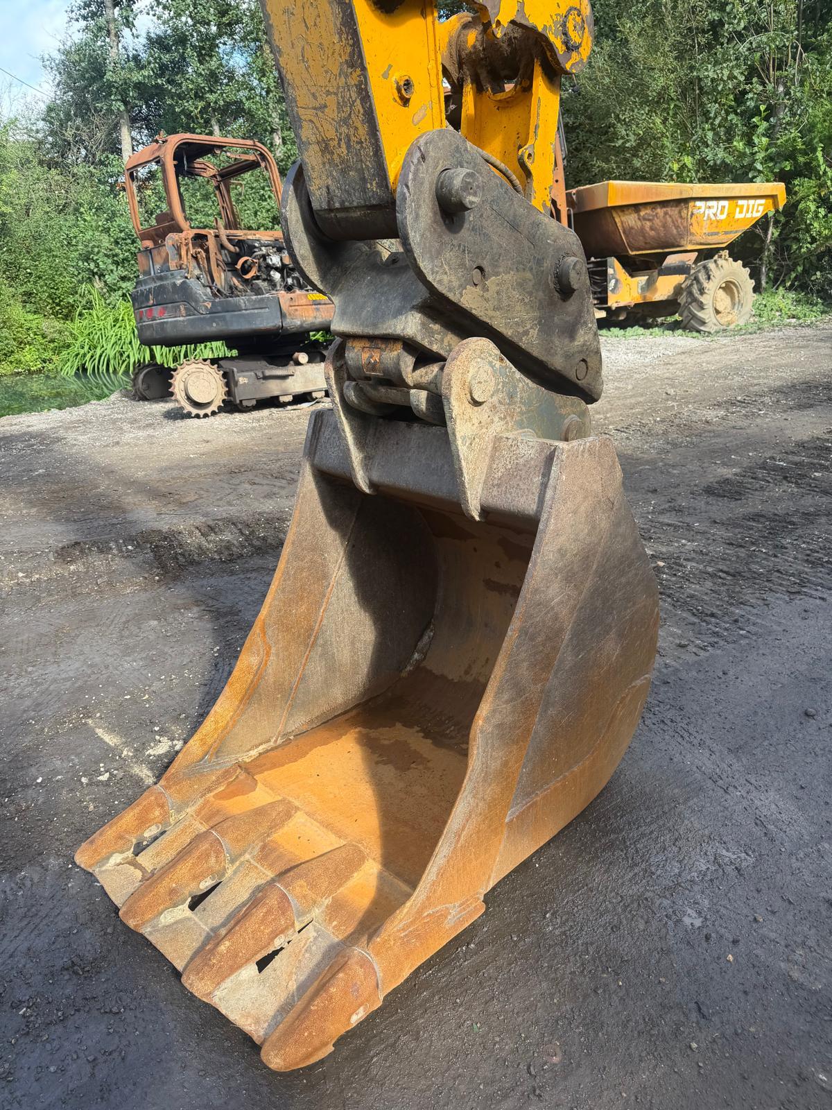 2017 JCB excavator for sale in Pilsley, Chesterfield — photo 3