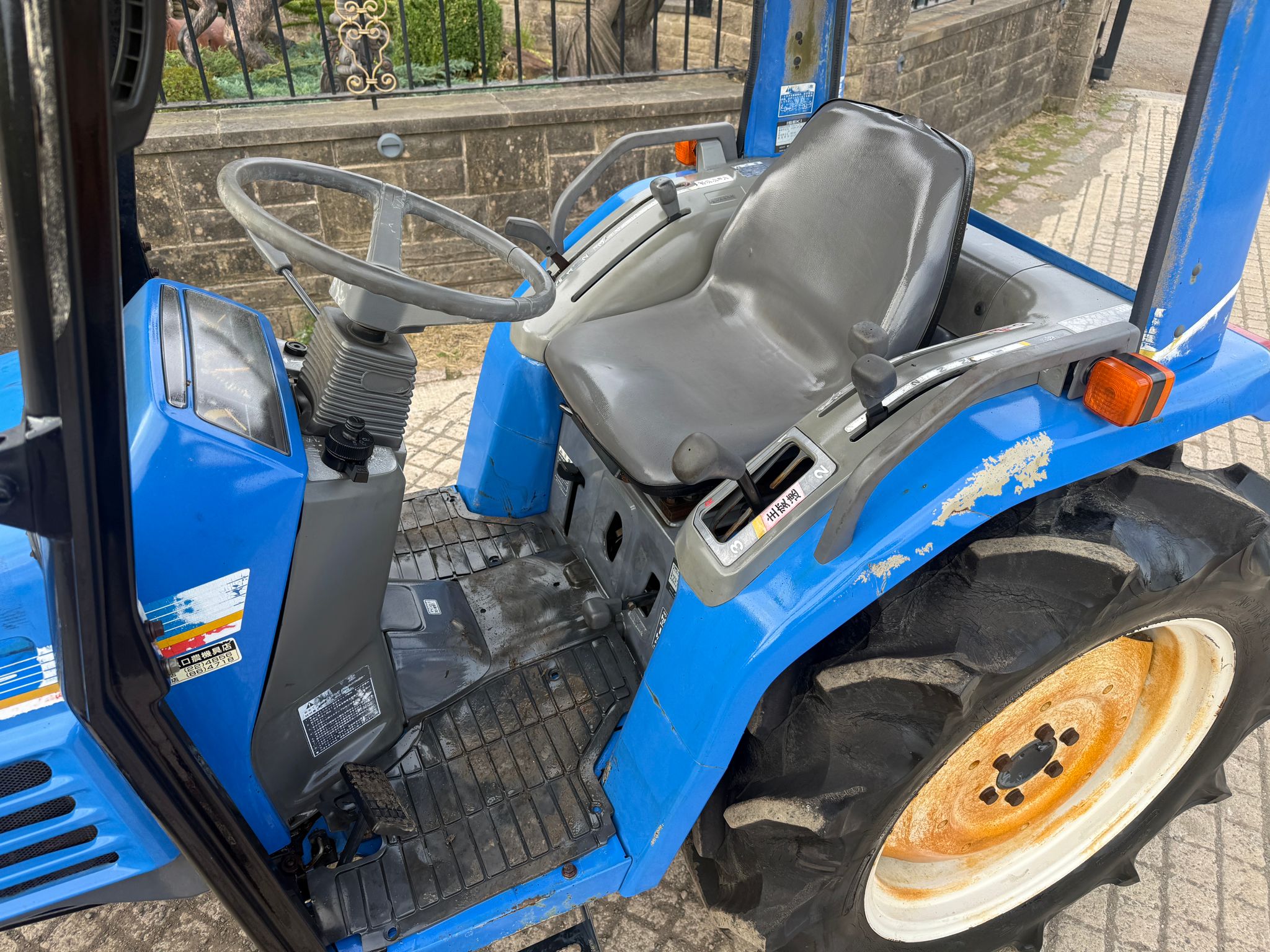 ISEKI TF23F 23HP 4WD COMPACT TRACTOR tractor for sale in Pilsley, Chesterfield — photo 4