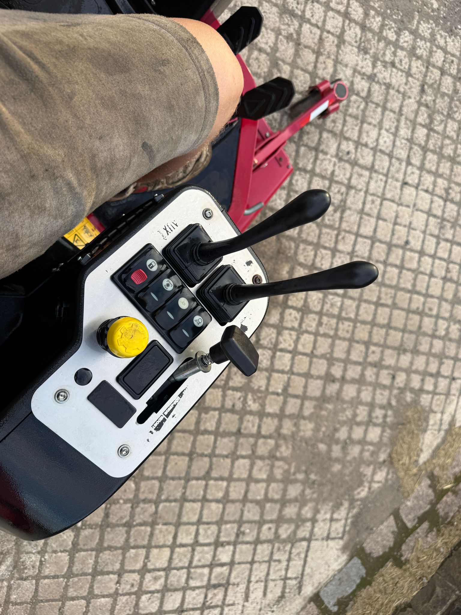 2022 mower for sale in Pilsley, Chesterfield — photo 3