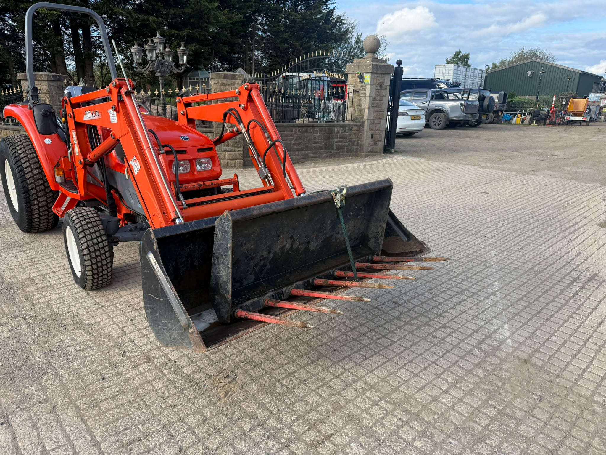 2010 Kioti tractor for sale in Pilsley, Chesterfield — photo 2