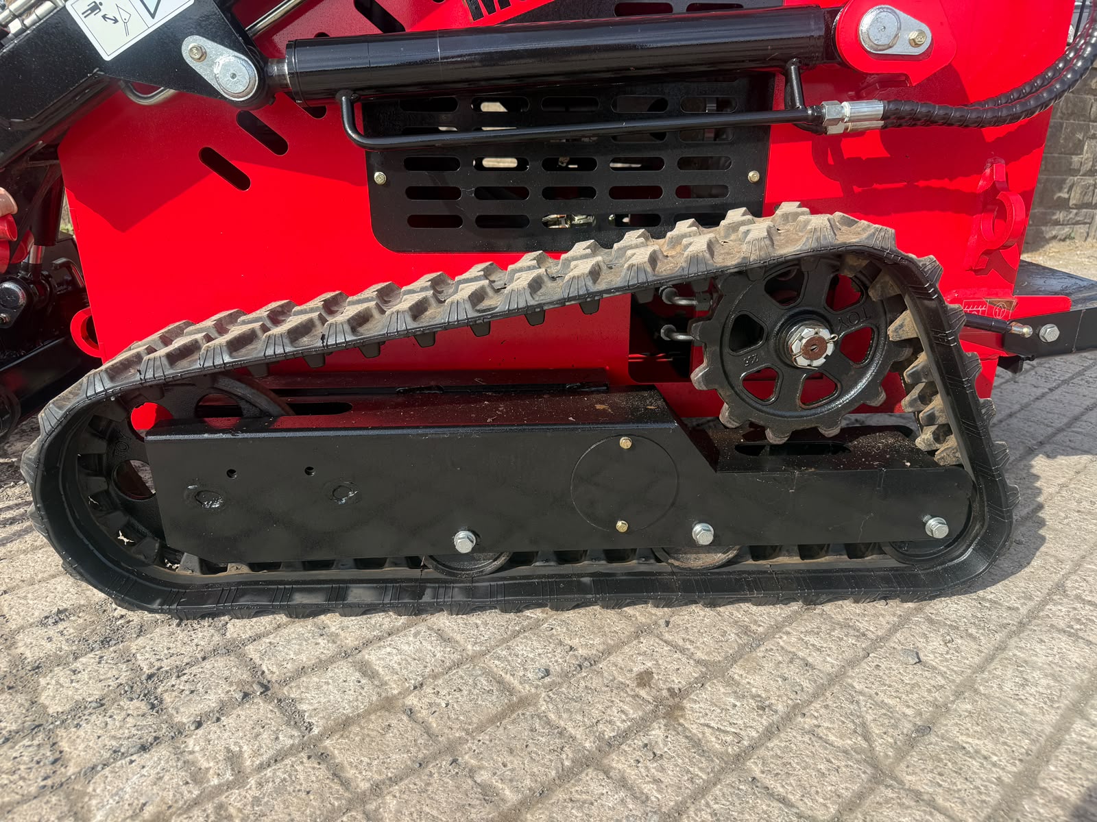 NEW/UNUSED MMS MS360TJ MINI TRACKED SKIDSTEER LOADER WITH WOOD CHIPPER AND BUCKET BUNDLE! loader for sale in Pilsley, Chesterfield — photo 8