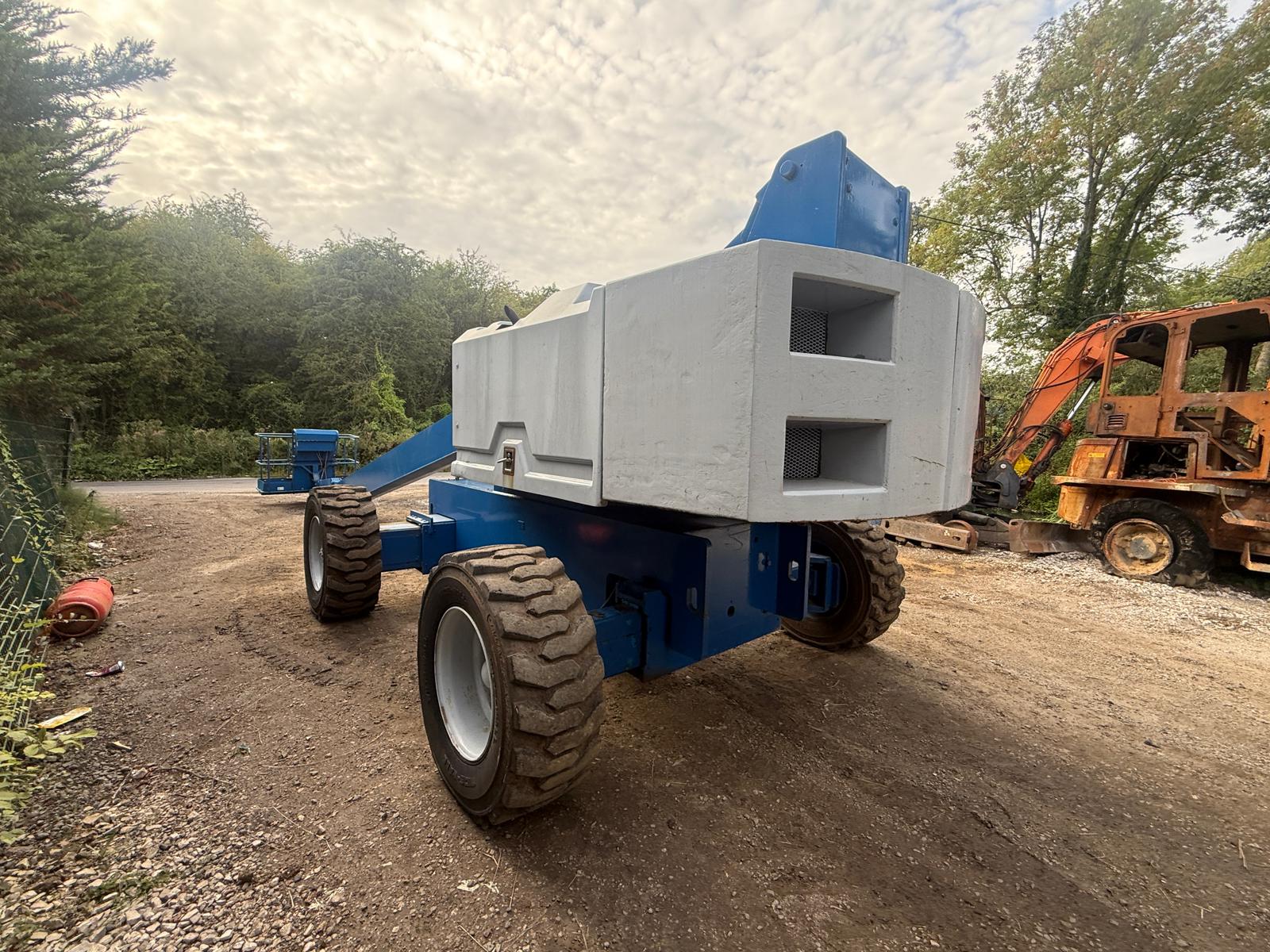 Genie boom lift for sale in Pilsley, Chesterfield — photo 9
