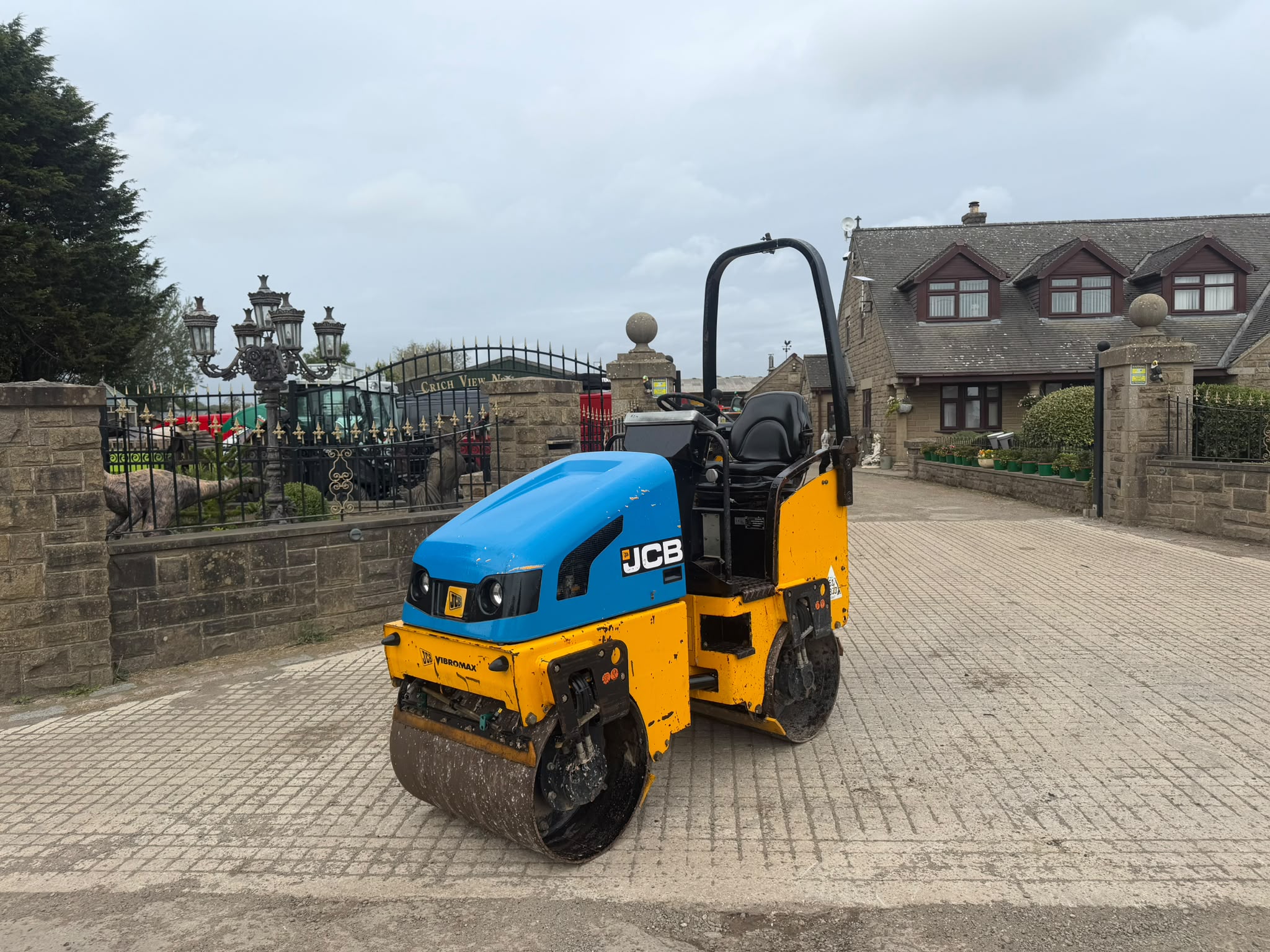 2009 2009 JCB VIBROMAX VMT160-80 800MM 1.8 TON TWIN DRUM VIBRATING ROLLER for sale in Pilsley, Chesterfield