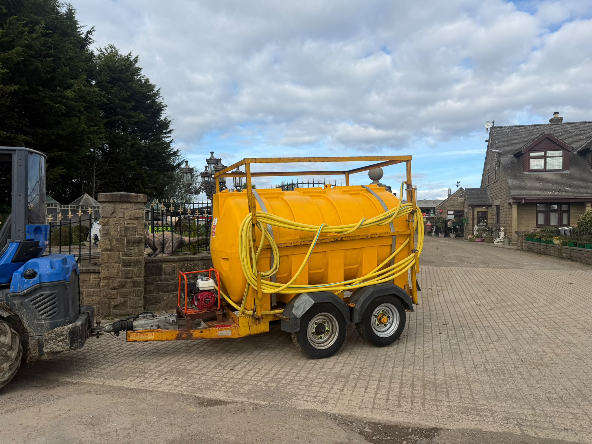 TRAILER ENGINEERING 2000LTR TWIN AXLE WATER BOWSER TRAILER WITH WATER PUMP for sale in Pilsley, Chesterfield