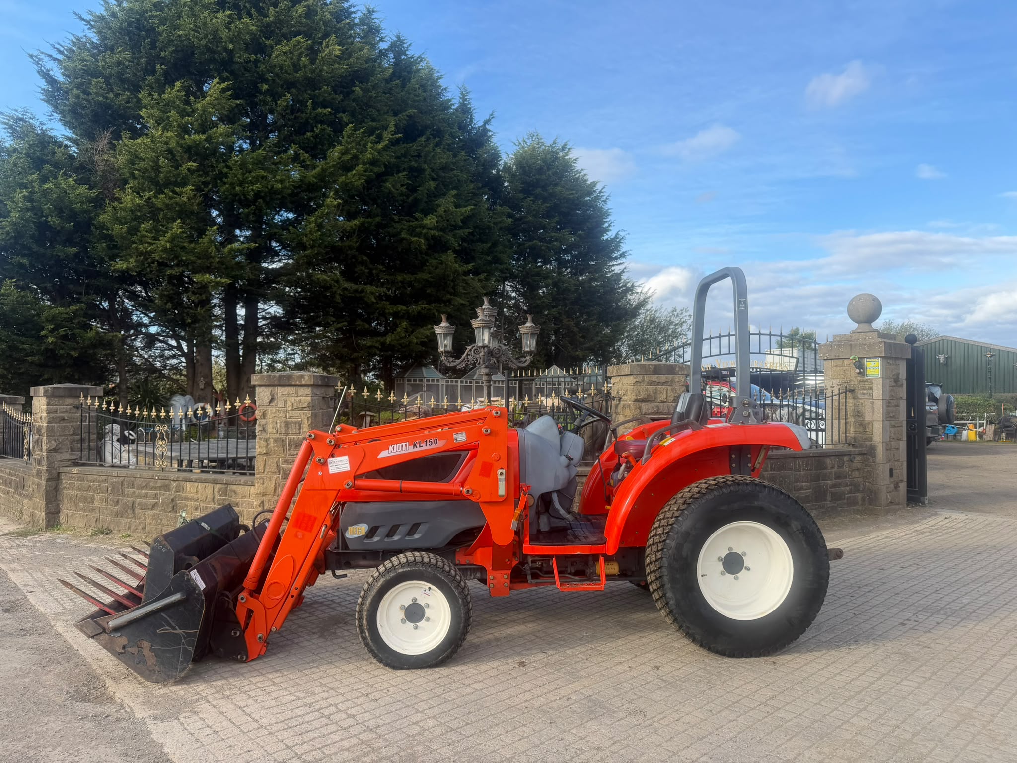2010 Kioti tractor for sale in Pilsley, Chesterfield — photo 8