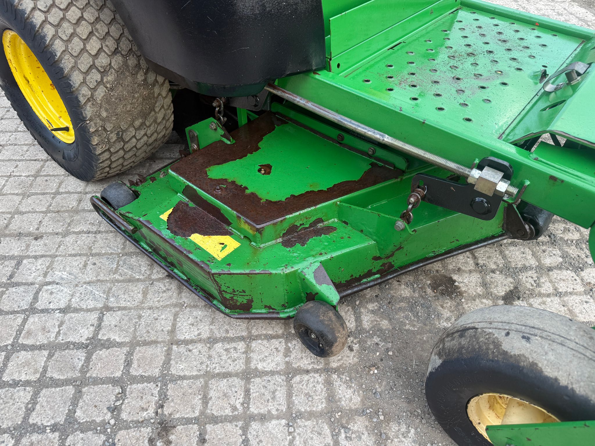 2009 John Deere mower for sale in Pilsley, Chesterfield — photo 4