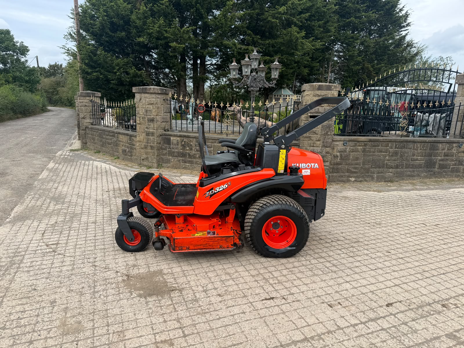 2015 Kubota mower for sale in Pilsley, Chesterfield — photo 8