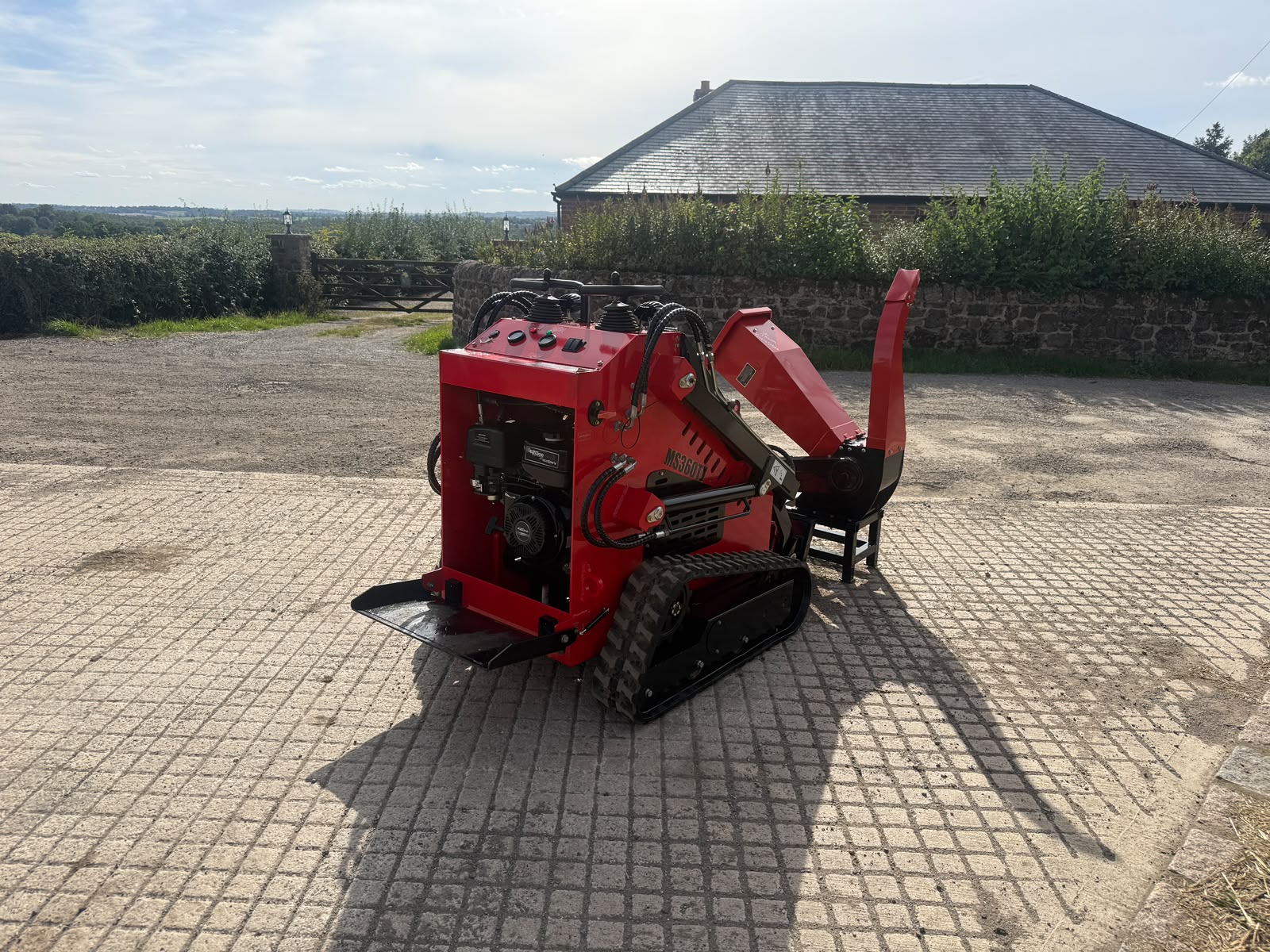NEW/UNUSED MMS MS360TJ MINI TRACKED SKIDSTEER LOADER WITH WOOD CHIPPER AND BUCKET BUNDLE! loader for sale in Pilsley, Chesterfield — photo 12