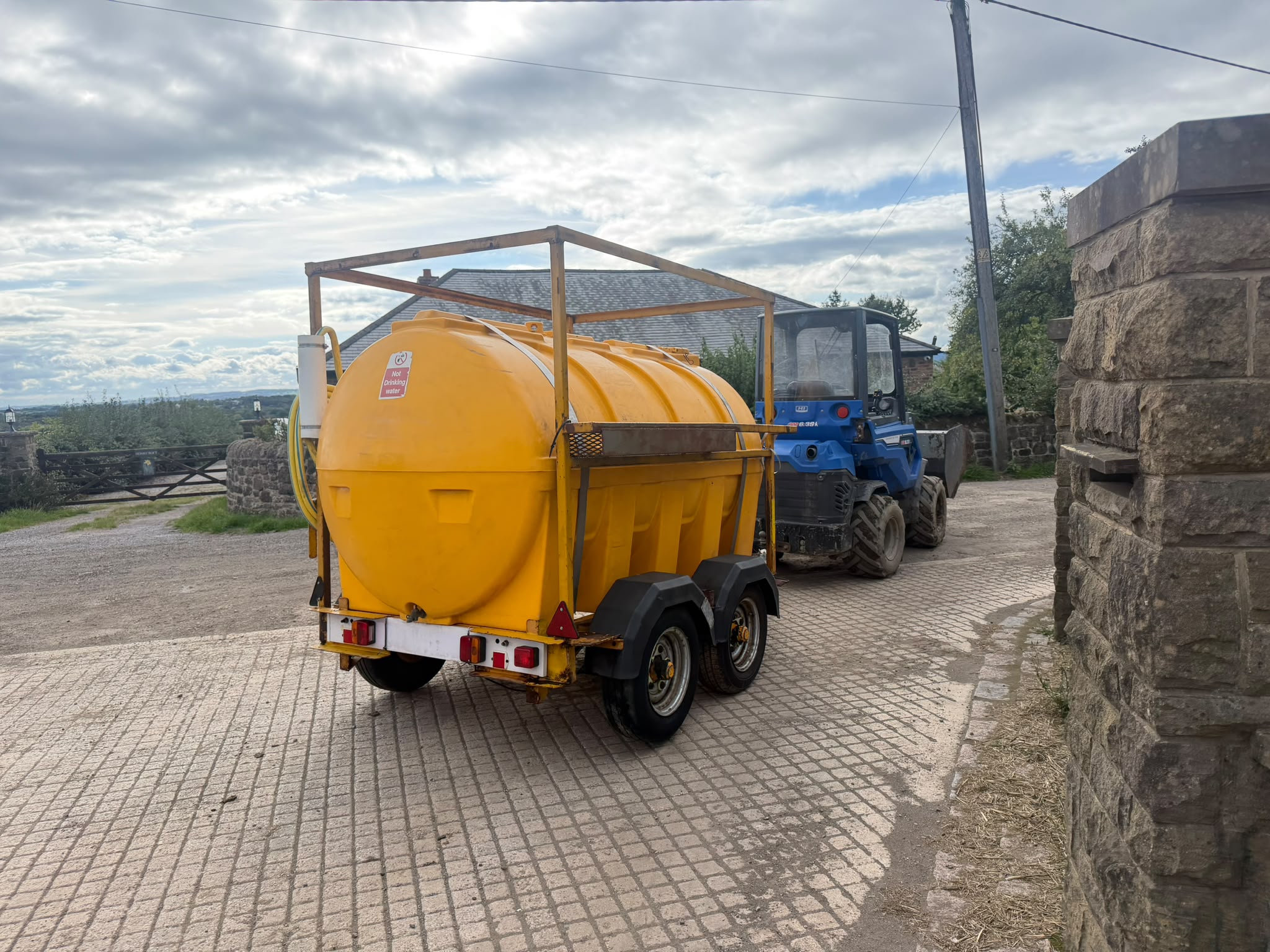 TRAILER ENGINEERING 2000LTR TWIN AXLE WATER BOWSER TRAILER WITH WATER PUMP trailer for sale in Pilsley, Chesterfield — photo 12